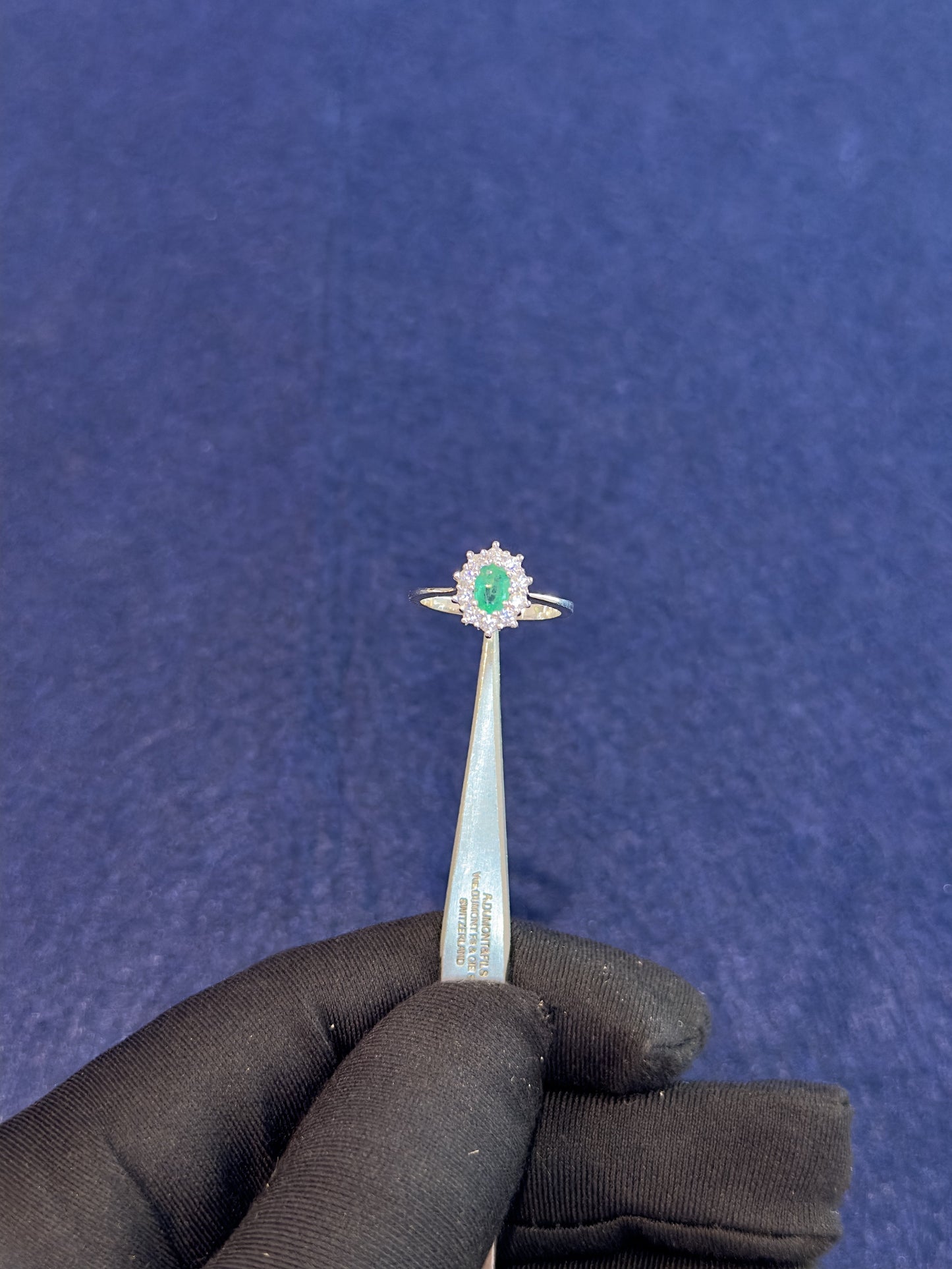 Anello Smeraldo Ovale e Brillanti