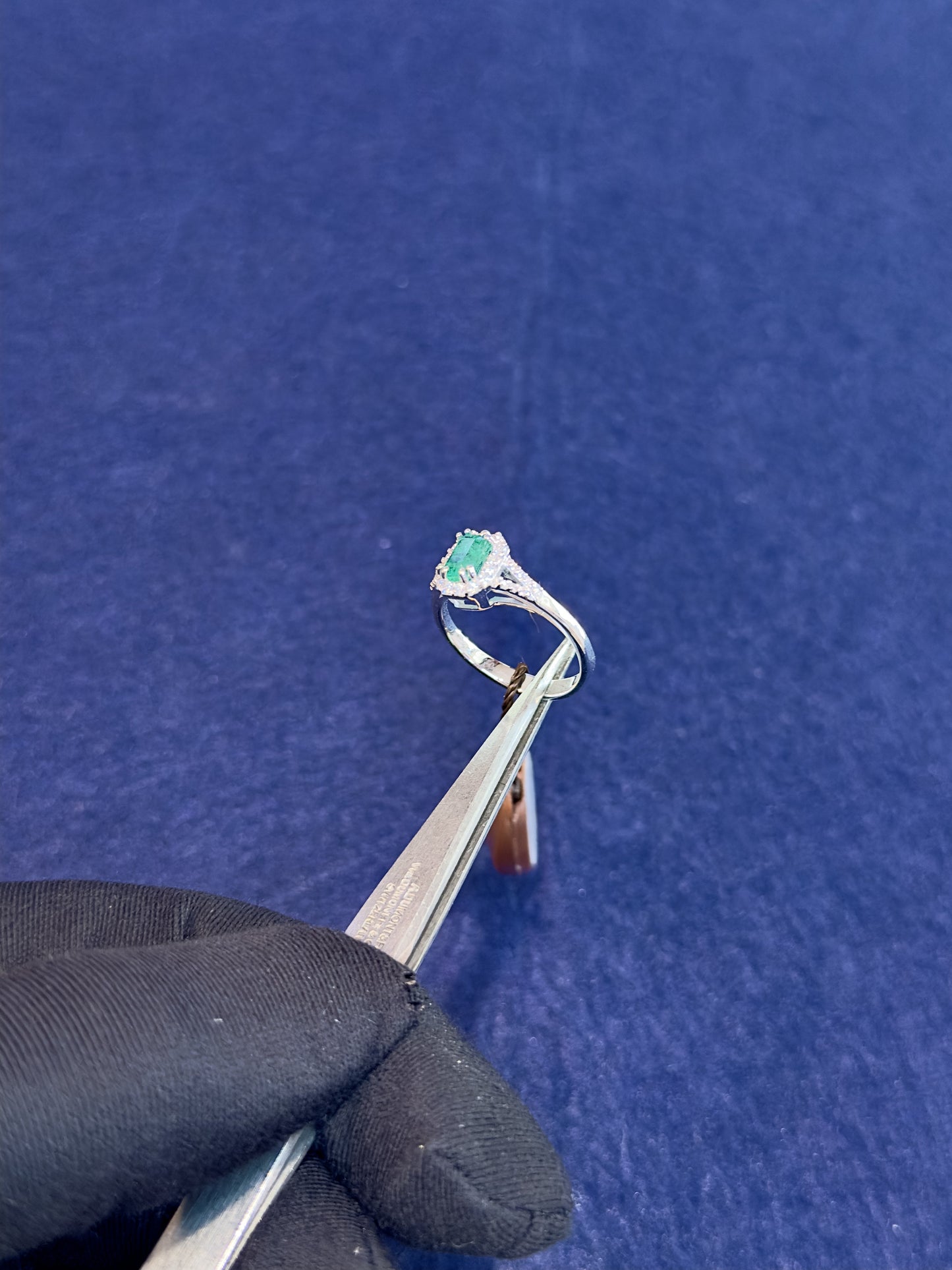 Anello Smeraldo Taglio Smeraldo e Brillanti