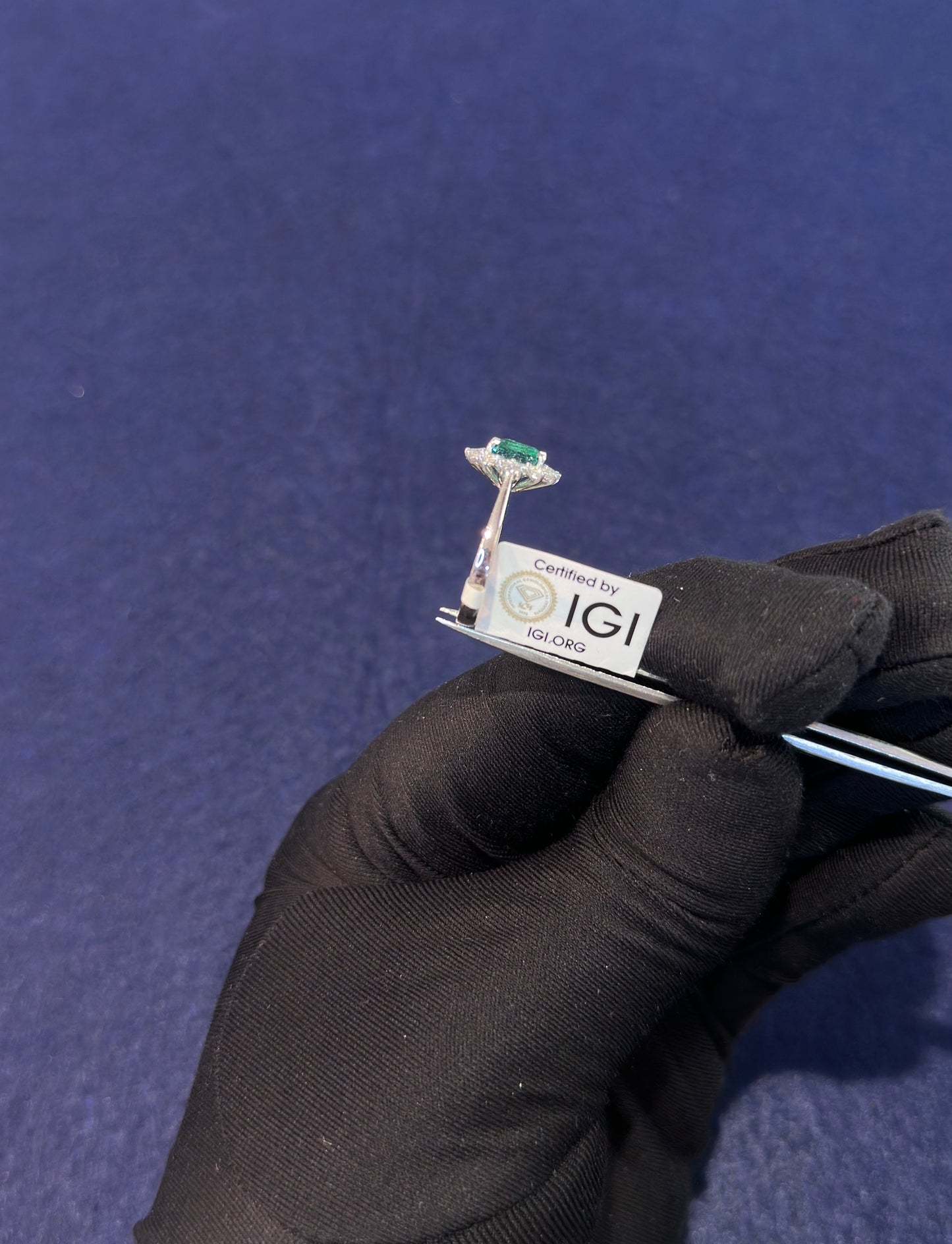 Anello Smeraldo Taglio Smeraldo 1,50ct e brillanti 0,45ct certificato IGI
