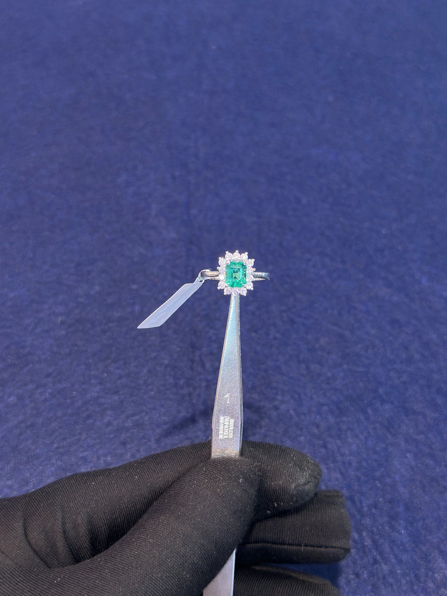 Anello Smeraldo Taglio Smeraldo 1,50ct e brillanti 0,45ct certificato IGI