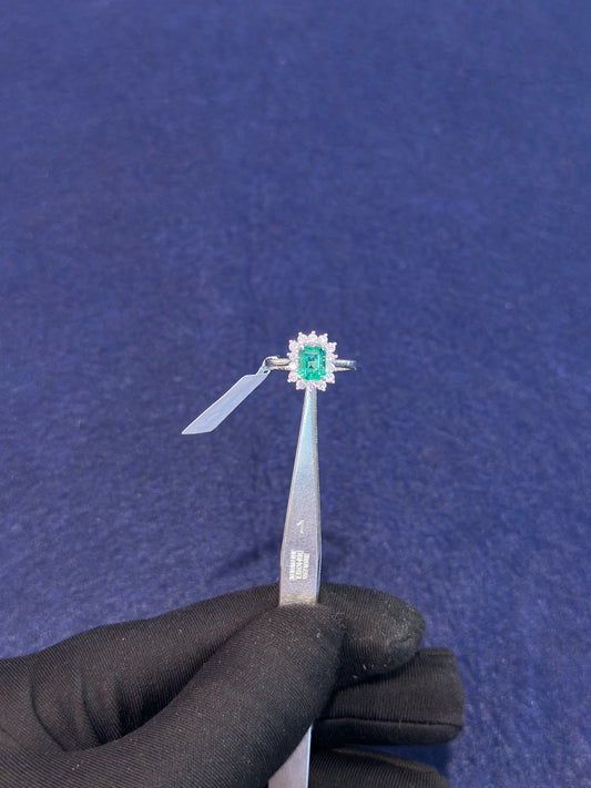Anello Smeraldo Taglio Smeraldo 1,50ct e brillanti 0,45ct certificato IGI