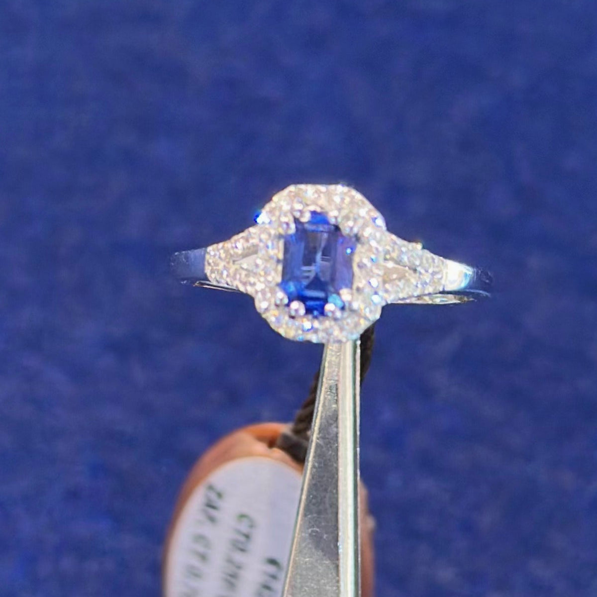 Anello Zaffiro e Brillanti