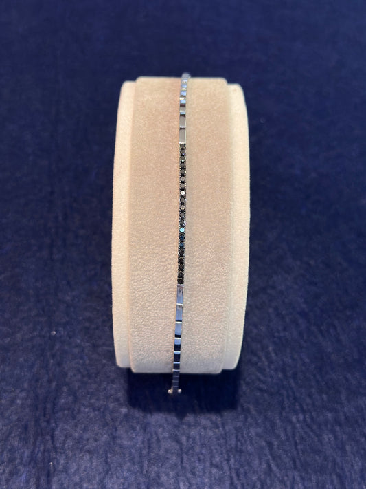 Bracciale Mezzo Tennis con Diamanti Neri in Oro Bianco 18 kt