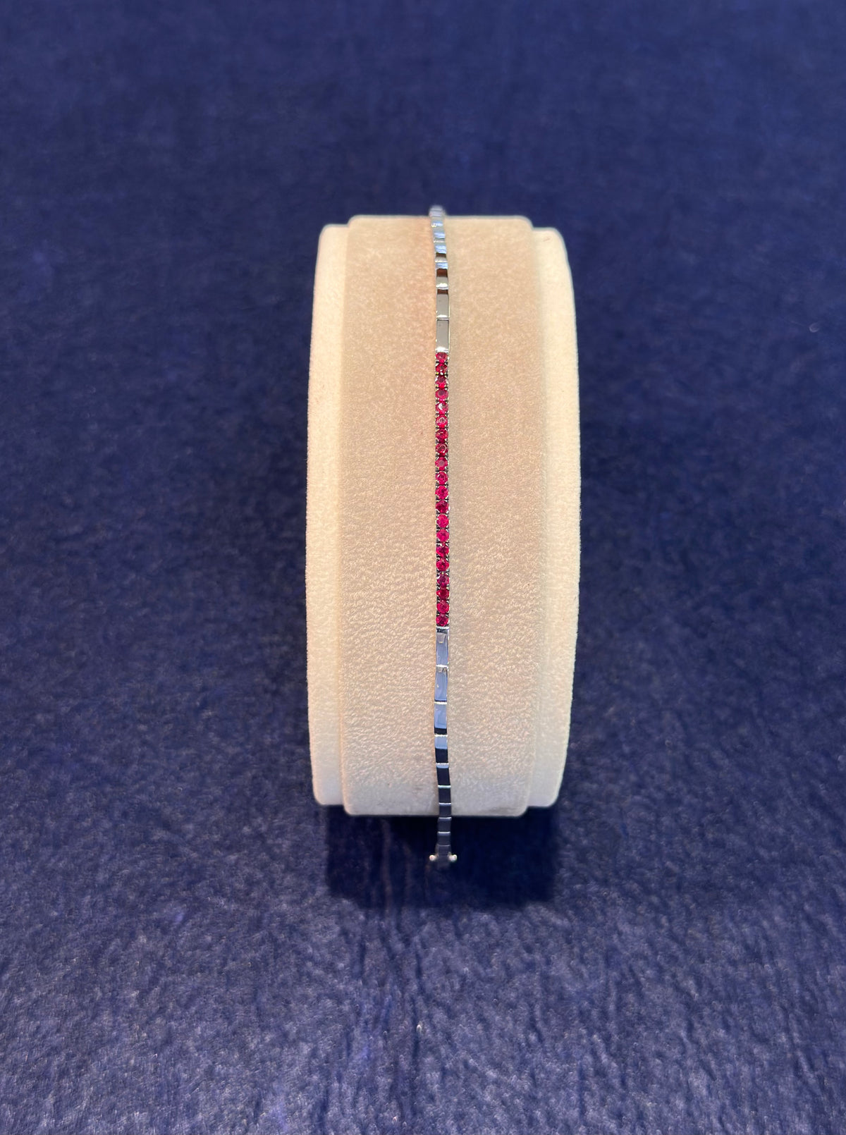 Bracciale Mezzo Tennis con Rubini in Oro Bianco 18 kt