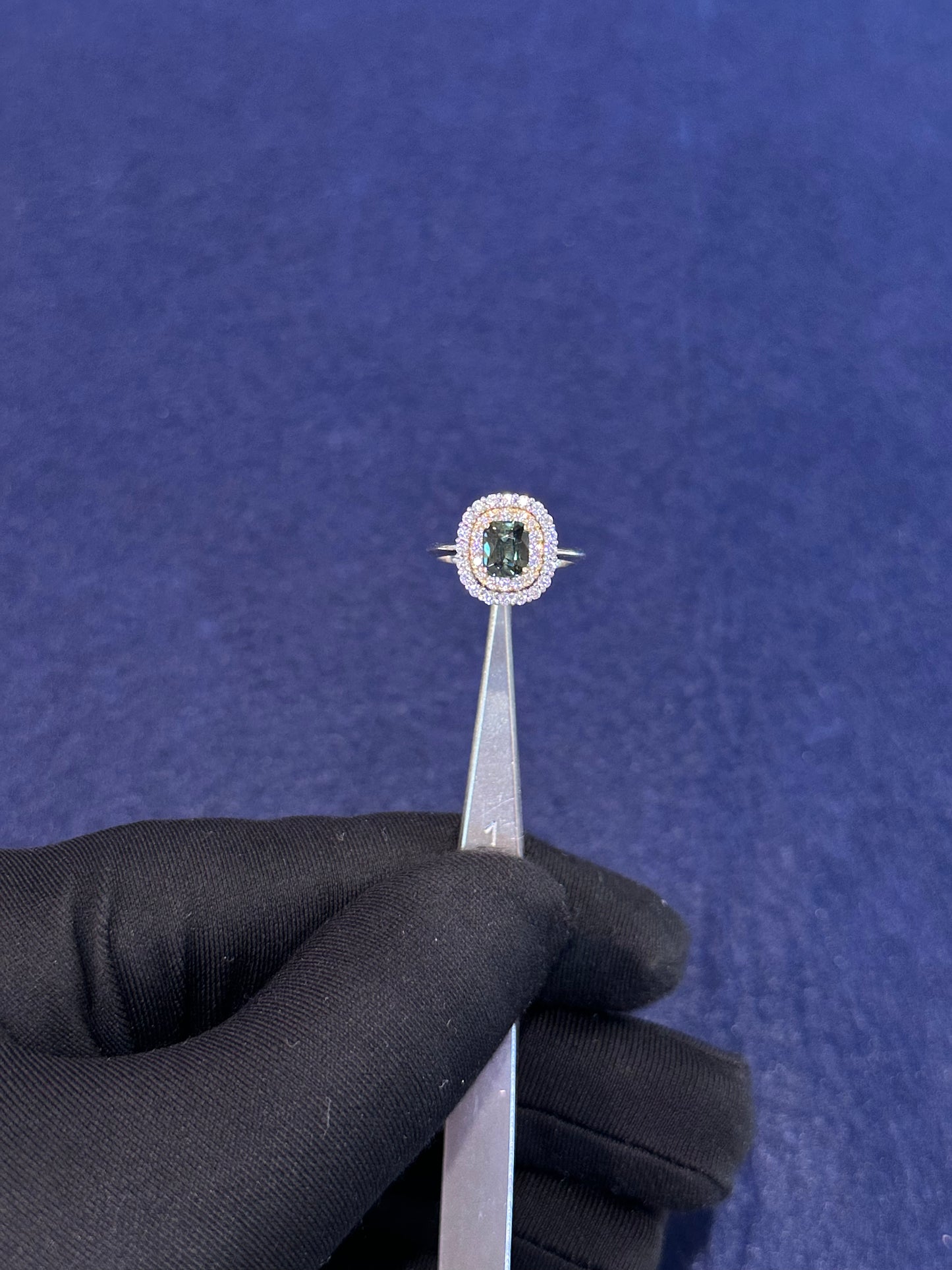 Anello Zaffiro Verde e Brillanti VVS
